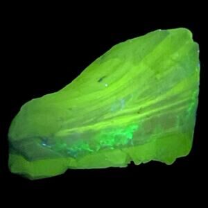 Milk Glass Opalescent‎ Layered Art Glass Cullet Glowing Manganese Slag #5GL92